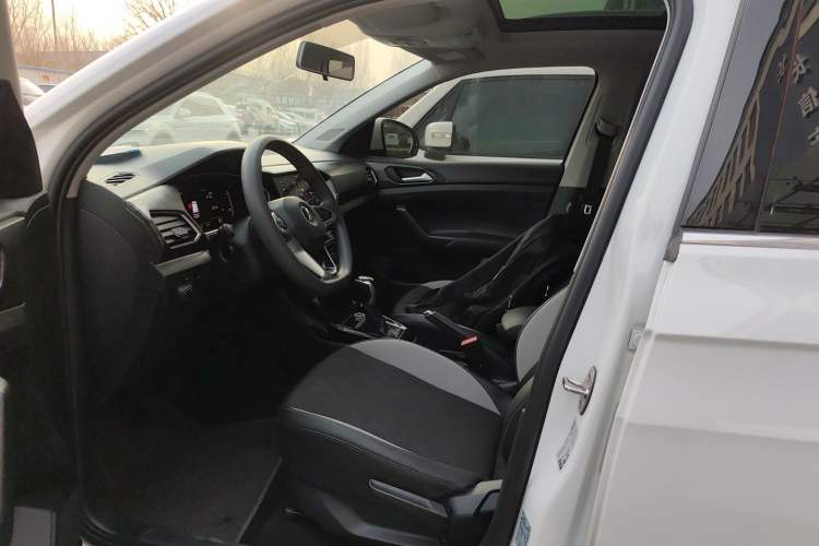 Used Volkswagen Tacqua 2020 1.5L Automatic Yue