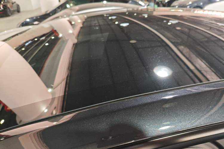 Used Tesla Model Y 2025 Long-Range All-Wheel-Drive Version
