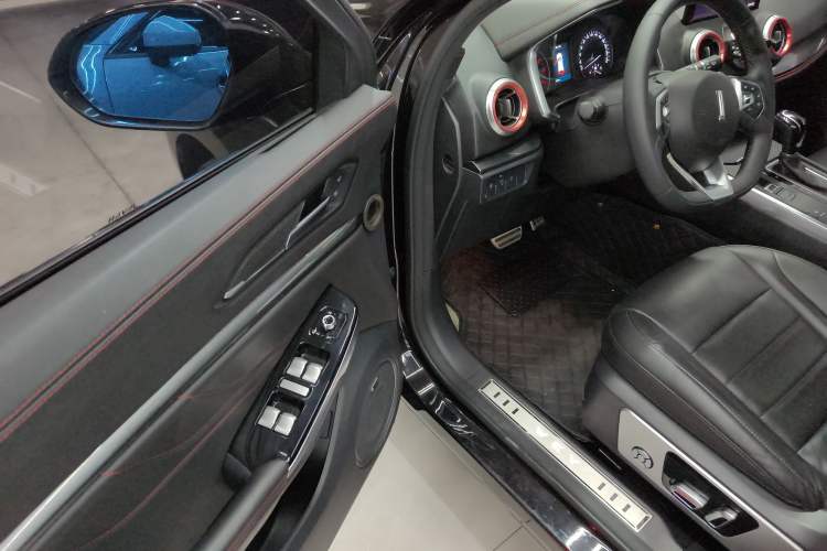 Used Wey VV5 2017 2.0T Ultra-Luxury Version
