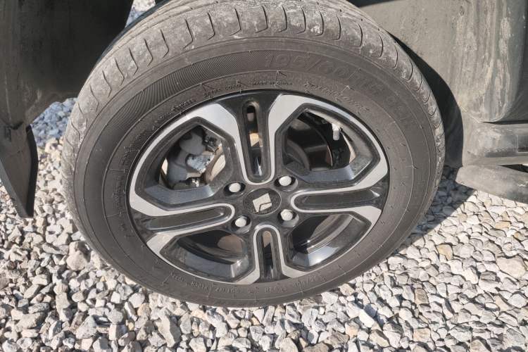 Used Baojun Spark 2023 Flagship Edition Right Rear Wheel Hub