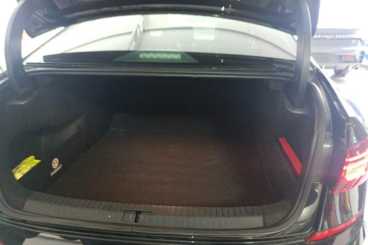 Used Volkswagen Passat 2021 330TSI Elite Edition Trunk