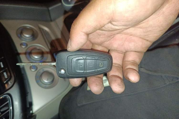 Used Ford Focus 2012 Sedan 1.6L Manual Comfort Model
