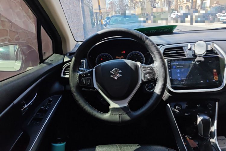 Used Suzuki S-Cross 2014 1.6L CVT Two-Wheel Drive Elite Version
