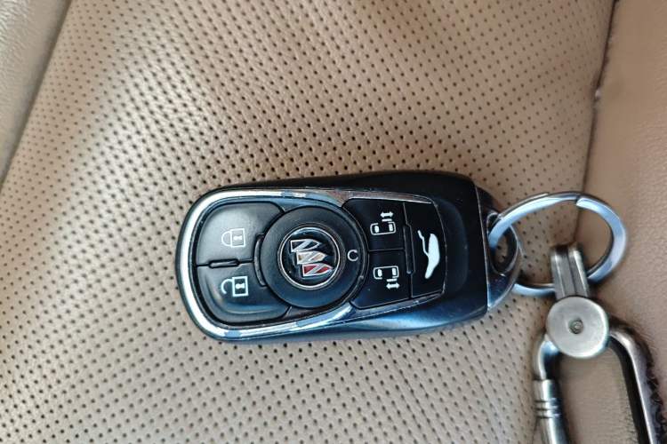 Used Buick GL8 2020 ES Land Cruiser 653T Luxury Model
