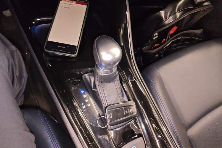 Used Toyota C-HR 2021 2.0L Luxury Edition Gear Lever