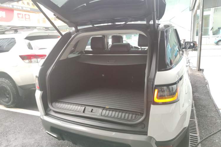 Used Land Rover Range Rover Sport 2020 3.0 L6 SE