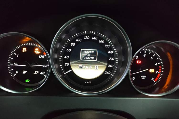 Used Mercedes-Benz C-Class 2010 C 180K Classic model Odometer Close Up