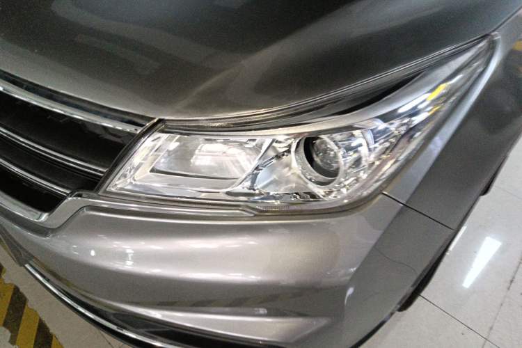 Used Baojun 730 2017 1.5T Manual Fashion Version 7 Seats China V Emission Standard
