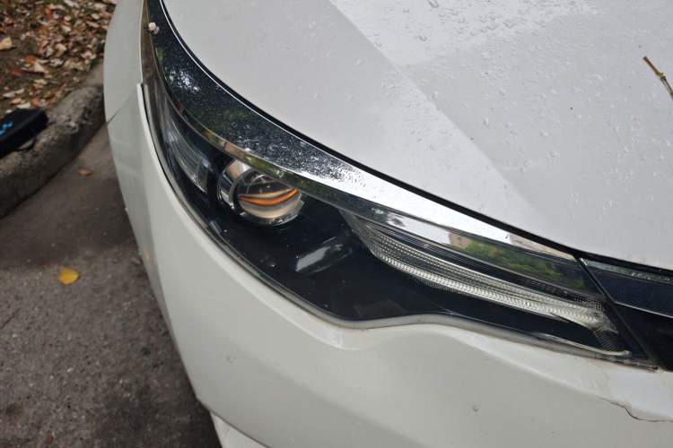 Used Toyota Levin 2016 1.6G CVT Elite Edition Right Front Headlight