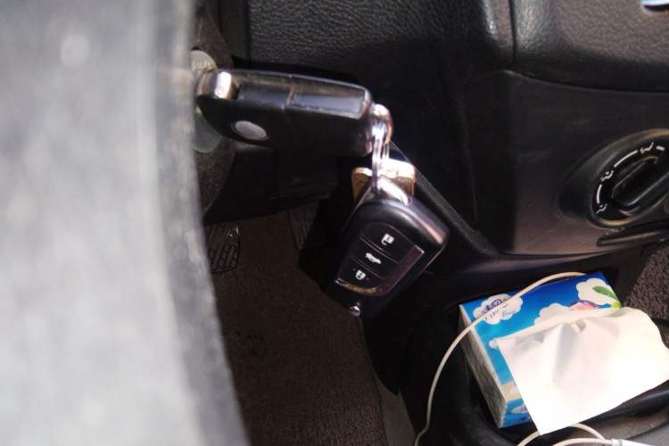 Used Venucia R30 2014 1.2L Manual Enjoyment Edition