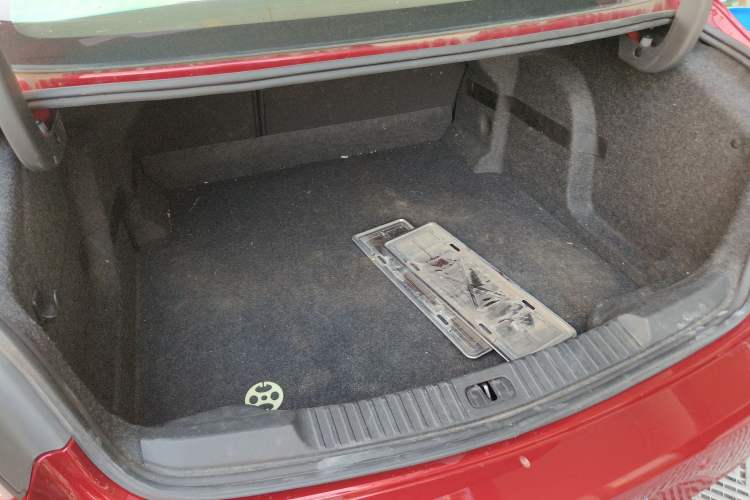 Used Buick Verano 2018 Sedan 15S Automatic Leading Model Trunk