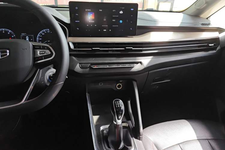 Used Geely Auto Vision X3 2021 PRO 1.5L Manual Elite Model Audio And AC Panel