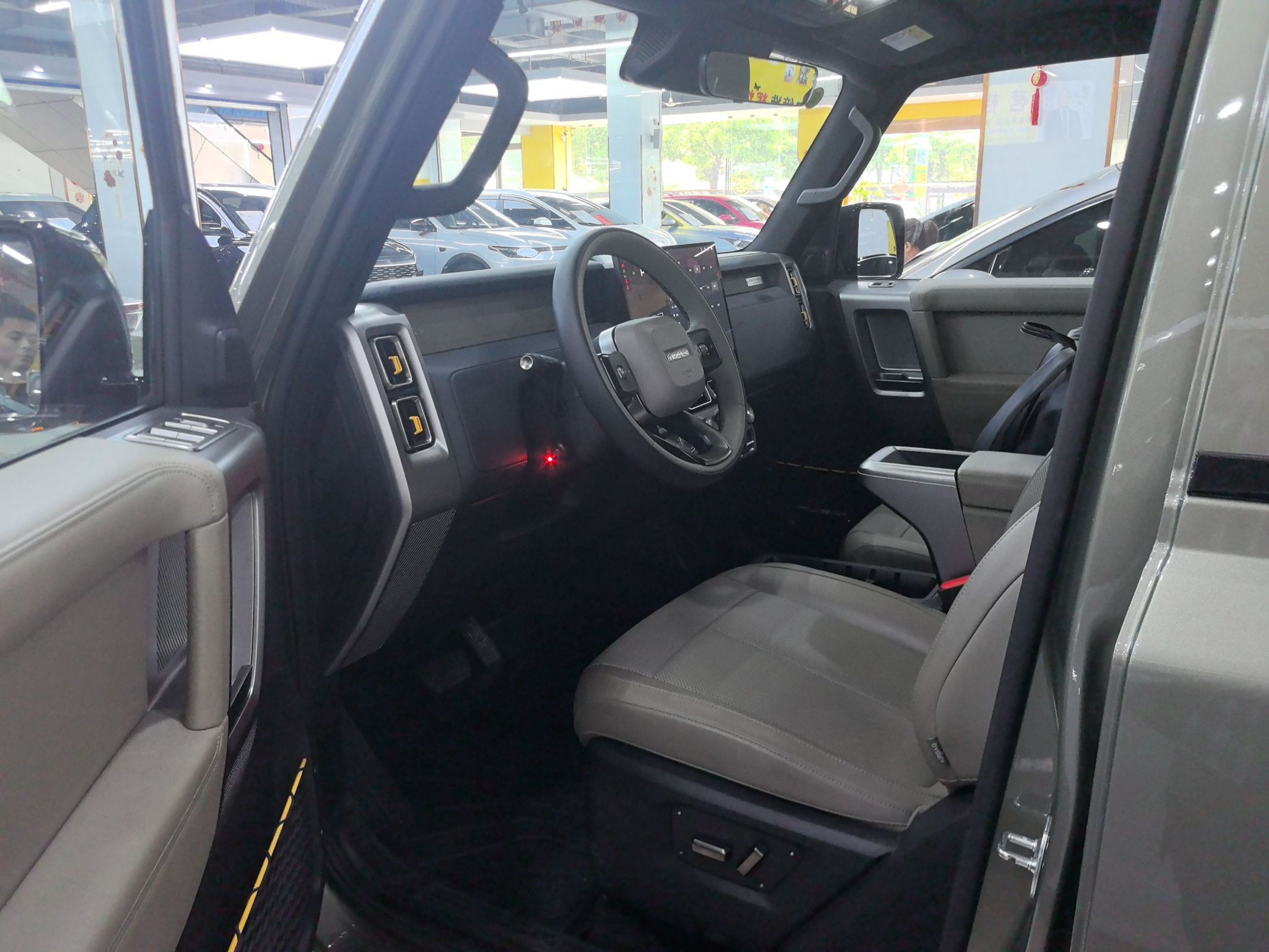 المقاعد الأمامية داخل السيارة