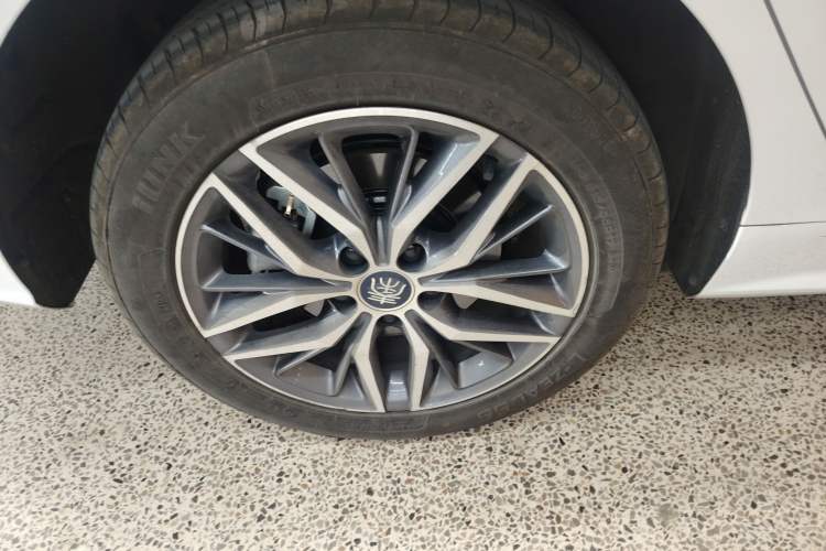 Used BYD Qin PLUS 2024 Honor Edition EV 420KM Leading Model
