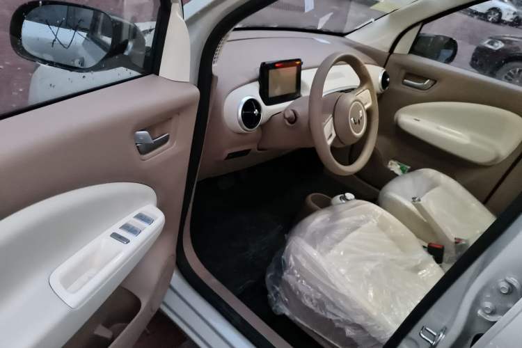 Used Wuling Hongguang MINIEV 2025 Four-Door Version Advanced Edition
