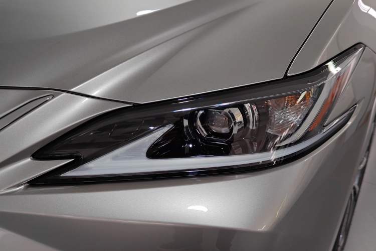 Used Lexus ES 2023 200 Excellence Edition
