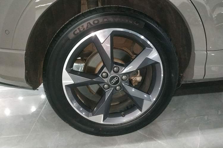 Used Audi Q3 2024 35 TFSI Fashion Dynamic Edition Right Rear Wheel Hub