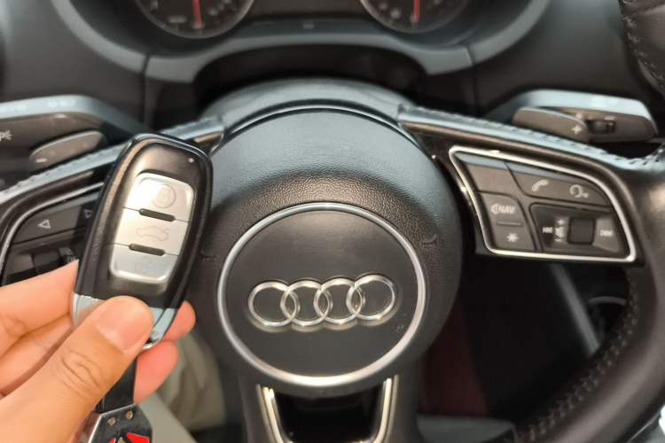 Used Audi A3 2017 Limousine 35 TFSI Sport Edition Vehicle Key