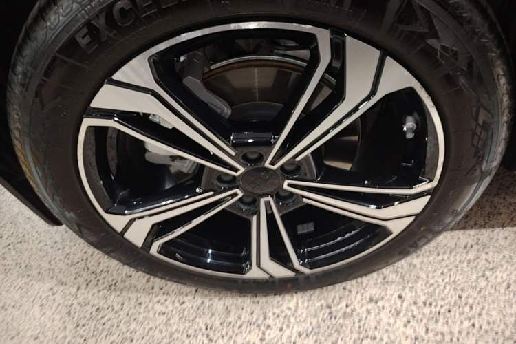 Used Geely Galaxy L7 2024 1.5T 115 km PLUS Dragon Edition
