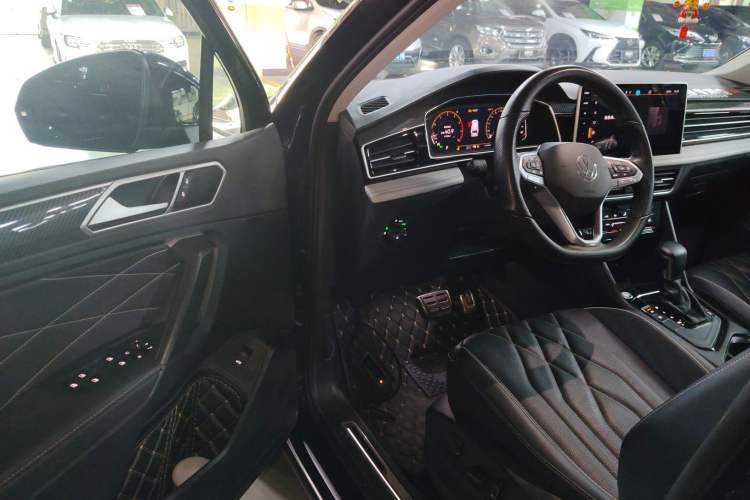 Used Volkswagen Tiguan L 2024 330TSI Automatic Two-Wheel Drive R-Line Enhanced Edition