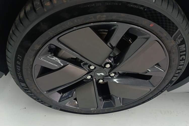 Used Li Auto L9 2025 Ultra Smart Refreshed Edition Left Front Wheel Hub