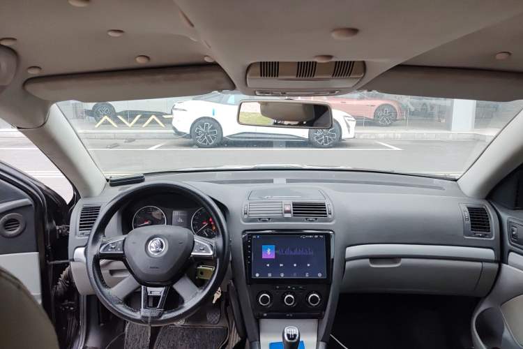 Used Skoda Octavia 2014 1.6L Manual Yijie Edition