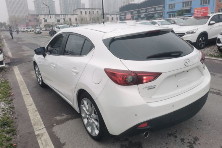 Used Mazda 3 Axela 2016 Hatchback 2.0L Automatic Sport Model
