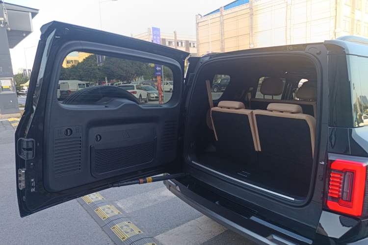 Used Formula Leopard Leopard 8 2025 Smart & Brave Flagship Edition 7 Seats