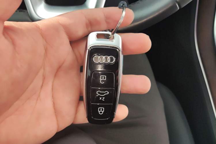 Used Audi Q7 2023 45 TFSI quattro S line Sport model
