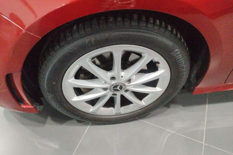 Used Mercedes-Benz A-Class 2019 A 200 L Sport Sedan Left Front Wheel Hub