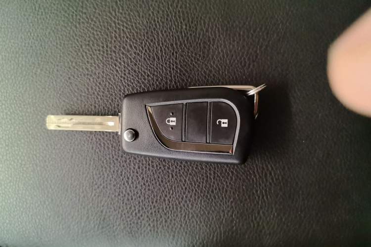 Used Toyota RAV4 2013 2.0L CVT Two-Wheel Drive Urban Edition Vehicle Key