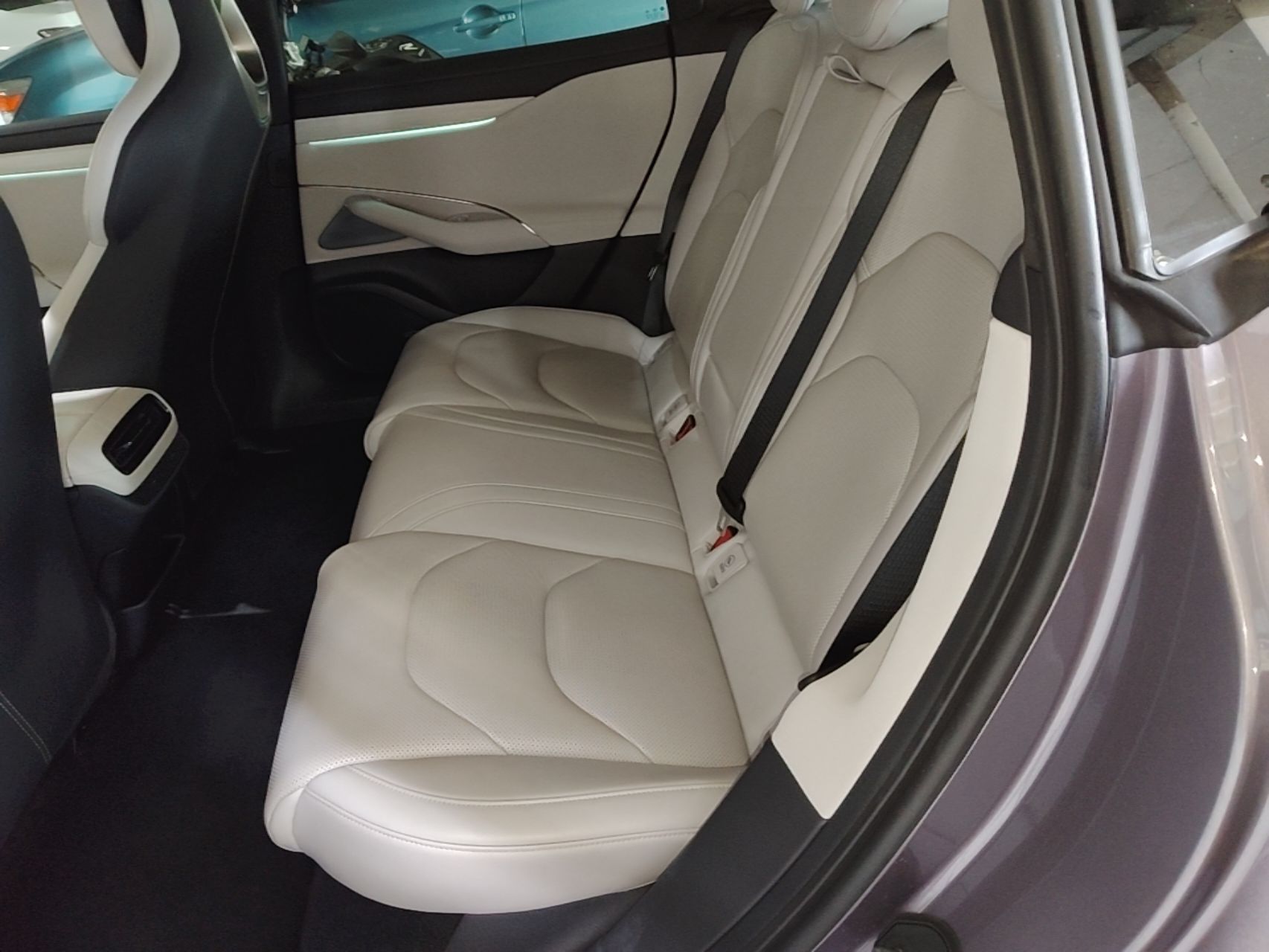 Xiaomi Auto SU7 2024 Four-Wheel-Drive Max Founder's Edition — снимка 20