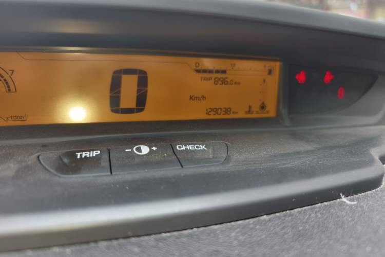 Used Citroen C-Quatre 2014 VTS Version 1.6L Manual - Premium Model Odometer Close Up