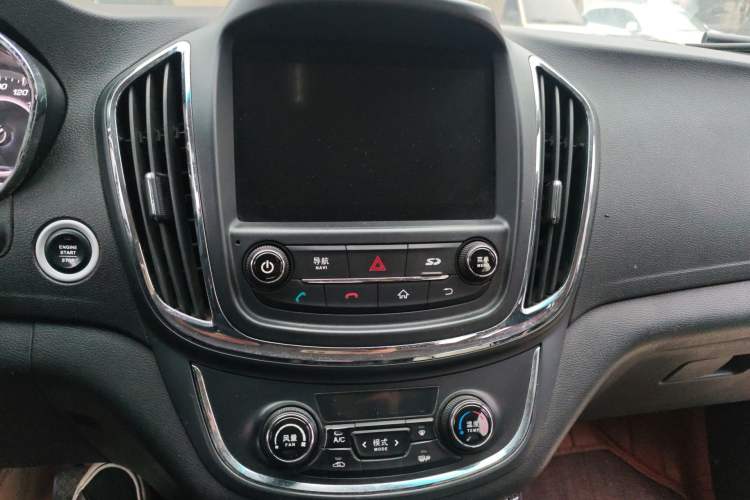 Used Baojun 560 2015 1.8L manual luxury version