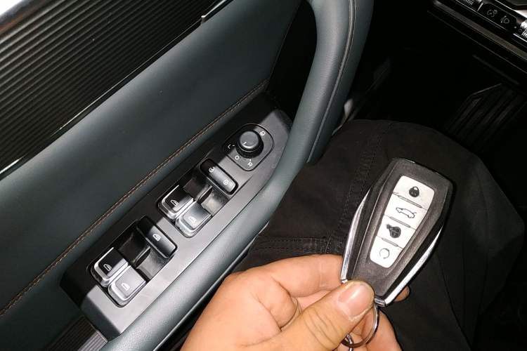 Used Geely Auto Haoyue L 2023 2.0T DCT Prestige Edition