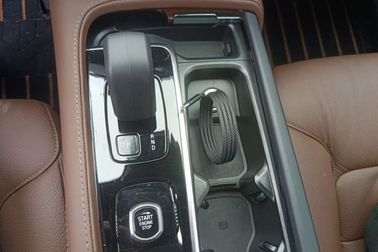 Used Volvo XC90 2024 B6 Zhiyi Luxury 7-Seater Gear Lever