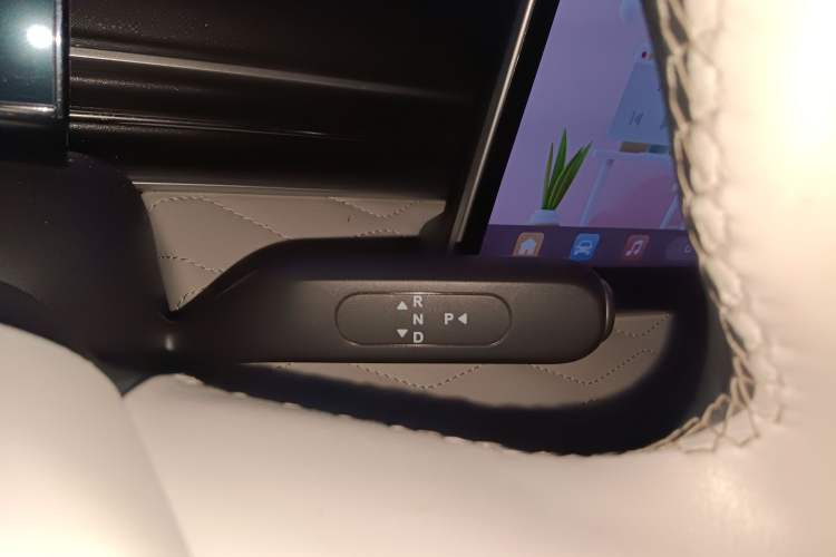 Used Dongfeng NAMMI 01 2024 430 Max Smart+ Gear Lever