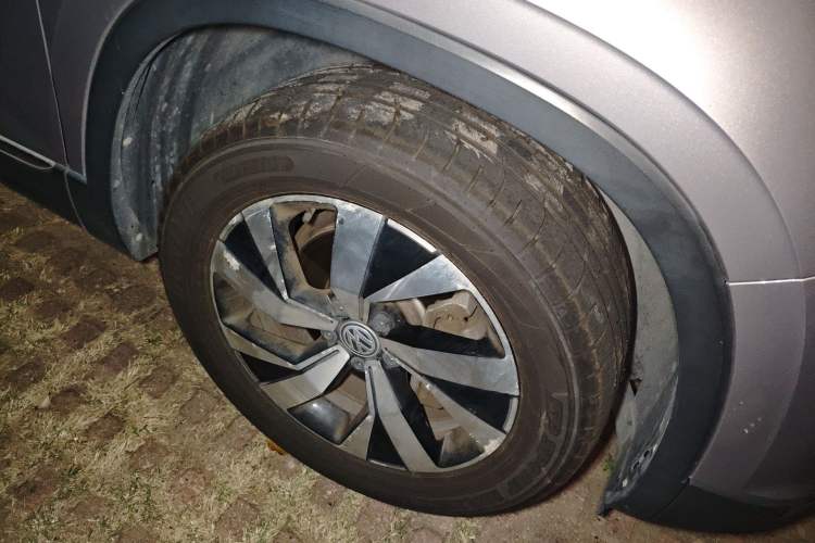 Used Volkswagen Tayron 2020 330TSI Two-Wheel Drive Luxury Smart Connectivity Version Right Front Wheel Hub