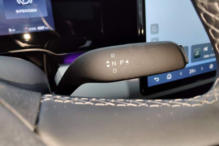 Used BYD Seal 06 New Energy 2025 EV 545KM Flagship Edition Gear Lever