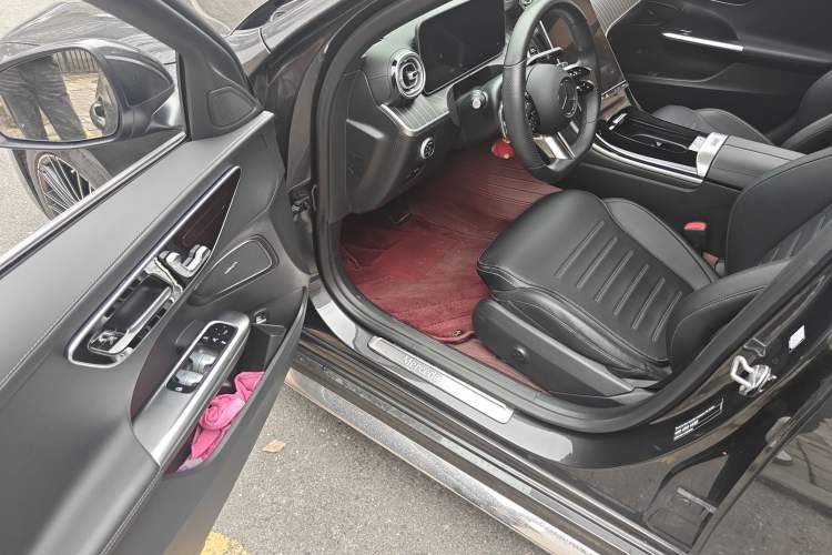 Used Mercedes-Benz C-Class 2022 Restyled C 260 L Sport Edition Driver Seat