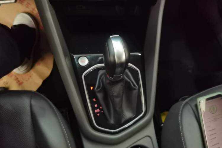Used Jetta VS5 2019 280TSI Automatic Glory Edition Gear Lever
