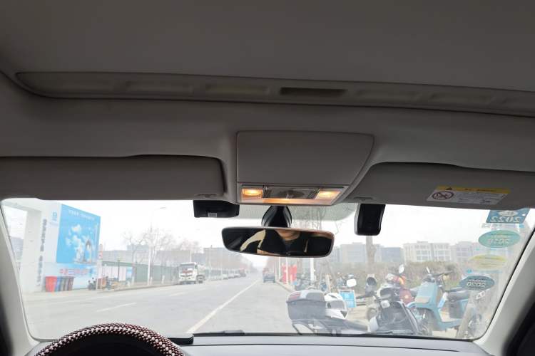 Used Volkswagen Cross Lavida 2017 230TSI DSG Luxury Edition
