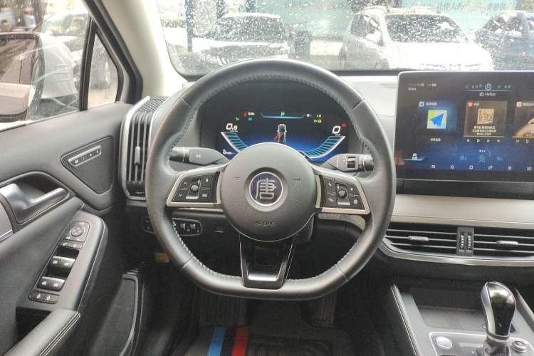 Used BYD Tang 2018 2.0T Automatic SmartConnect Prestige 7-Seater China V Standard