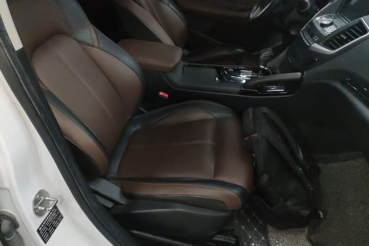 Used Dongfeng Aeolus AX7 2018 Classic 1.6T Automatic Luxury Model