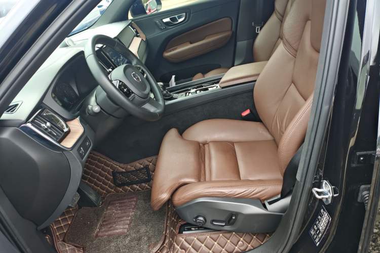 Used Volvo XC60 2021 T5 4x4 Smart Luxury Edition
