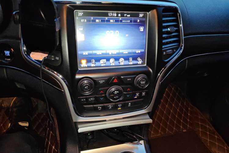 Used Jeep Grand Cherokee 2015 3.6L Luxury Navigation Edition