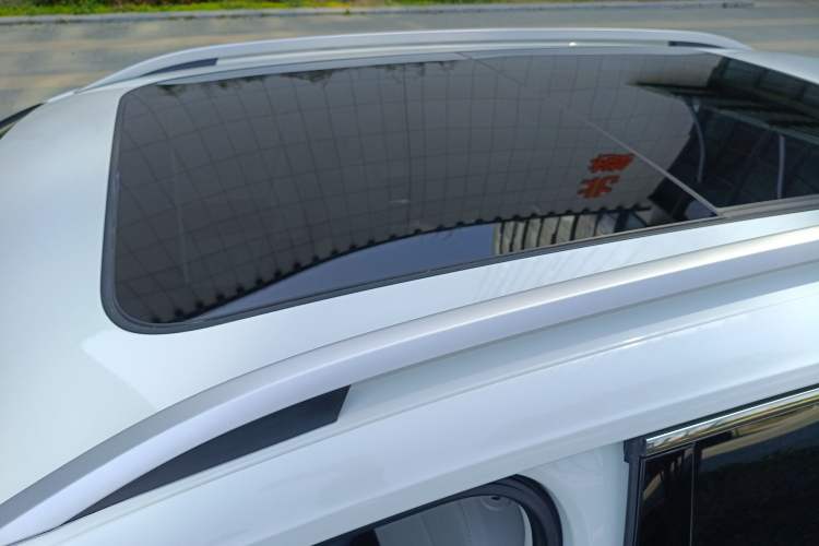 Used Volkswagen Tharu 2024 300TSI Two-Wheel-Drive Full Moon Edition Roof