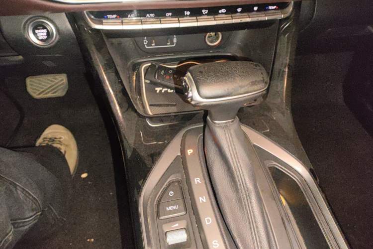 Used GAC Trumpchi GS4 2021 270T Automatic Elite Tech Edition Gear Lever