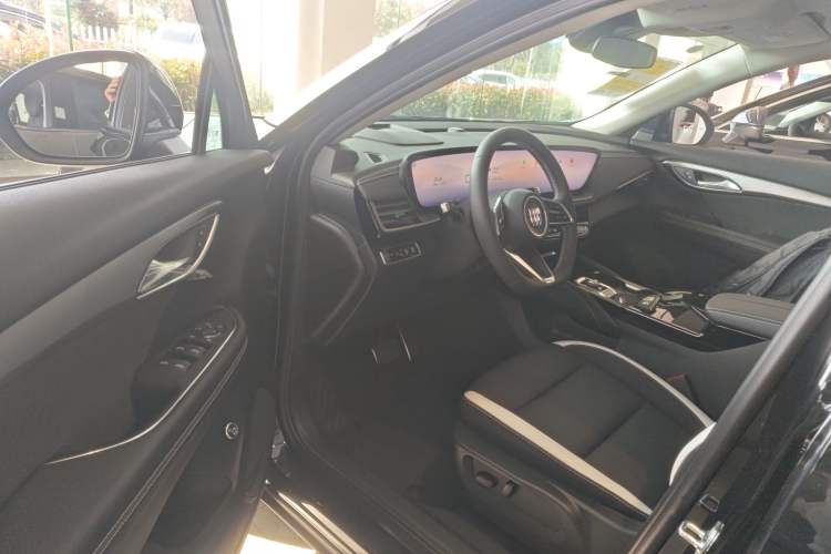 Used Buick Envision 2024 Encore S 25T Ignite Black Style Edition Driver Seat