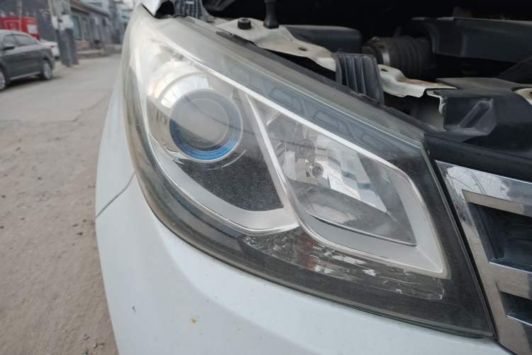 Used SAIC MAXUS G10 2019 PLUS 2.0T Automatic Elite Edition China V Standard Right Front Headlight